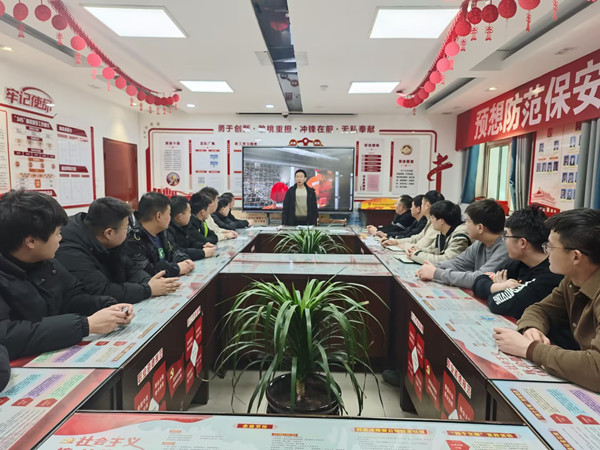 强鑫鑫配图.jpg