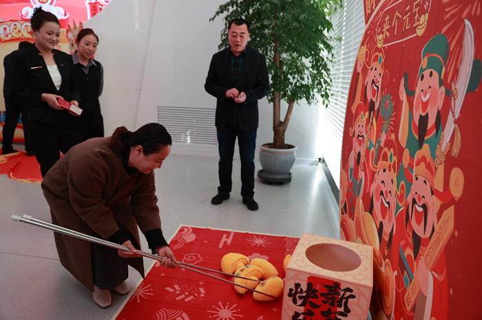 夹元宝_副本.jpg